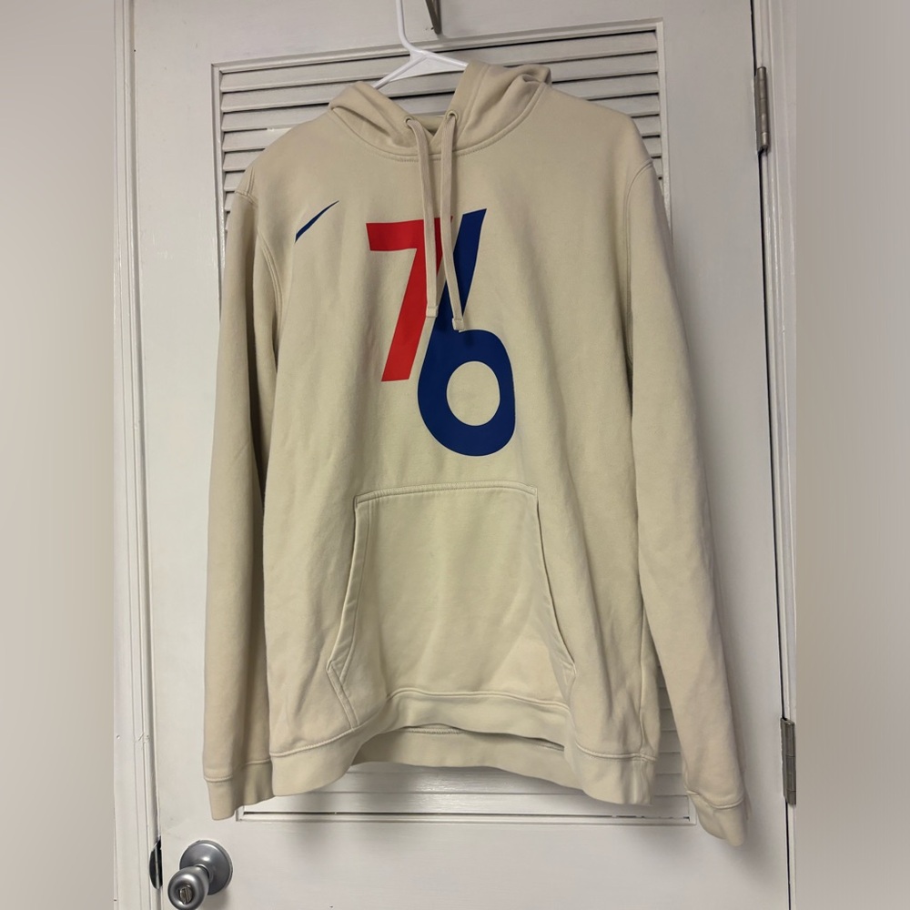Men’s 76ers hoodie